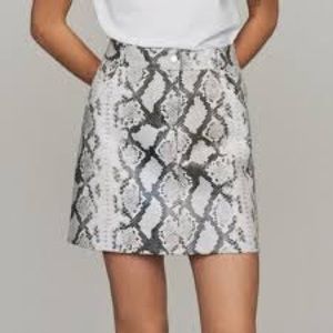 Maje leather skirt snake foil; size EU 34 (US 24)